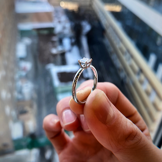 プリンセスカットダイヤモンドの婚約指輪,  画像を拡大する 6