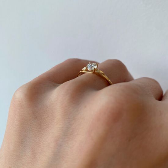 自然をインスピレーションにしたダイヤモンドの婚約指輪, More Image 1